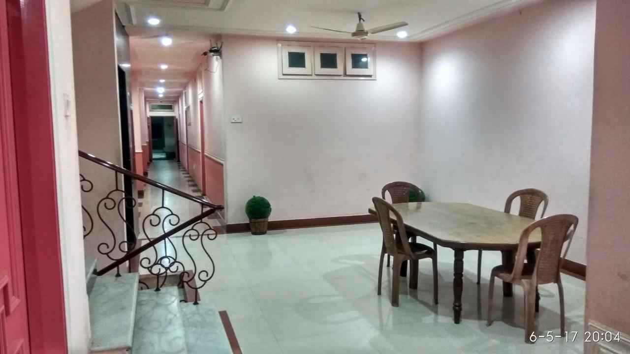 Hotel Varsa Dibrugarh Exteriér fotografie