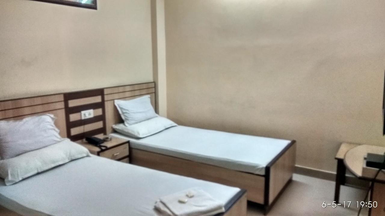 Hotel Varsa Dibrugarh Exteriér fotografie