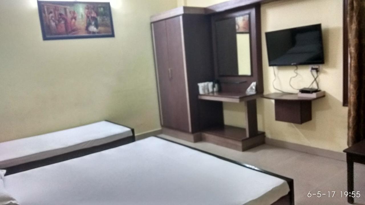 Hotel Varsa Dibrugarh Exteriér fotografie