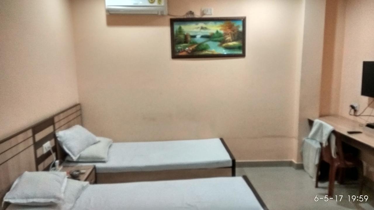 Hotel Varsa Dibrugarh Exteriér fotografie