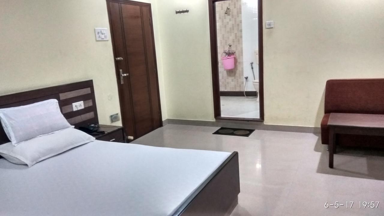 Hotel Varsa Dibrugarh Exteriér fotografie