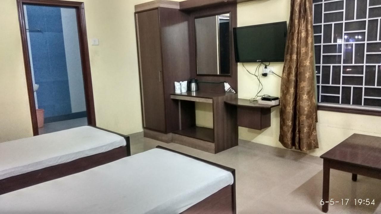 Hotel Varsa Dibrugarh Exteriér fotografie